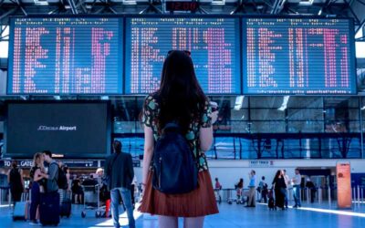 ¿Pueden las aerolíneas cobrar por el equipaje de mano?