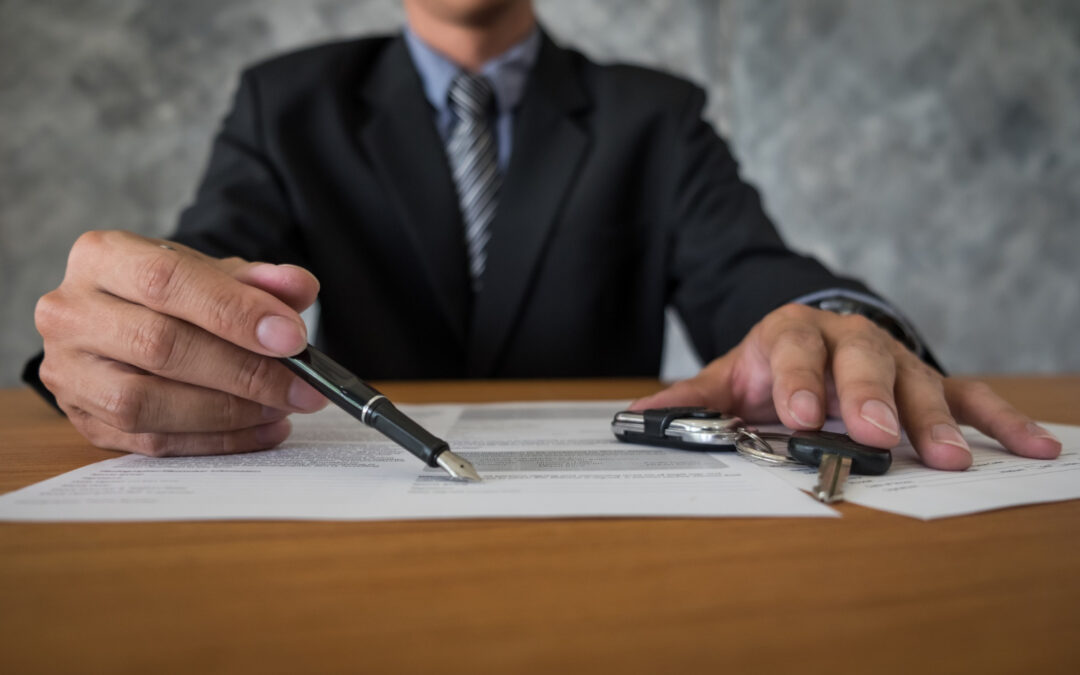 Requisitos y límites legales para la ejecución de una cláusula penal en contratos de opción de compra inmobiliaria en España
